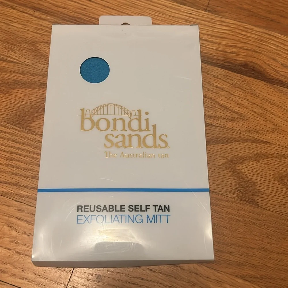 NEW BONDI SANDS The Australian Self Tan Reusable Exfoliating Mitt